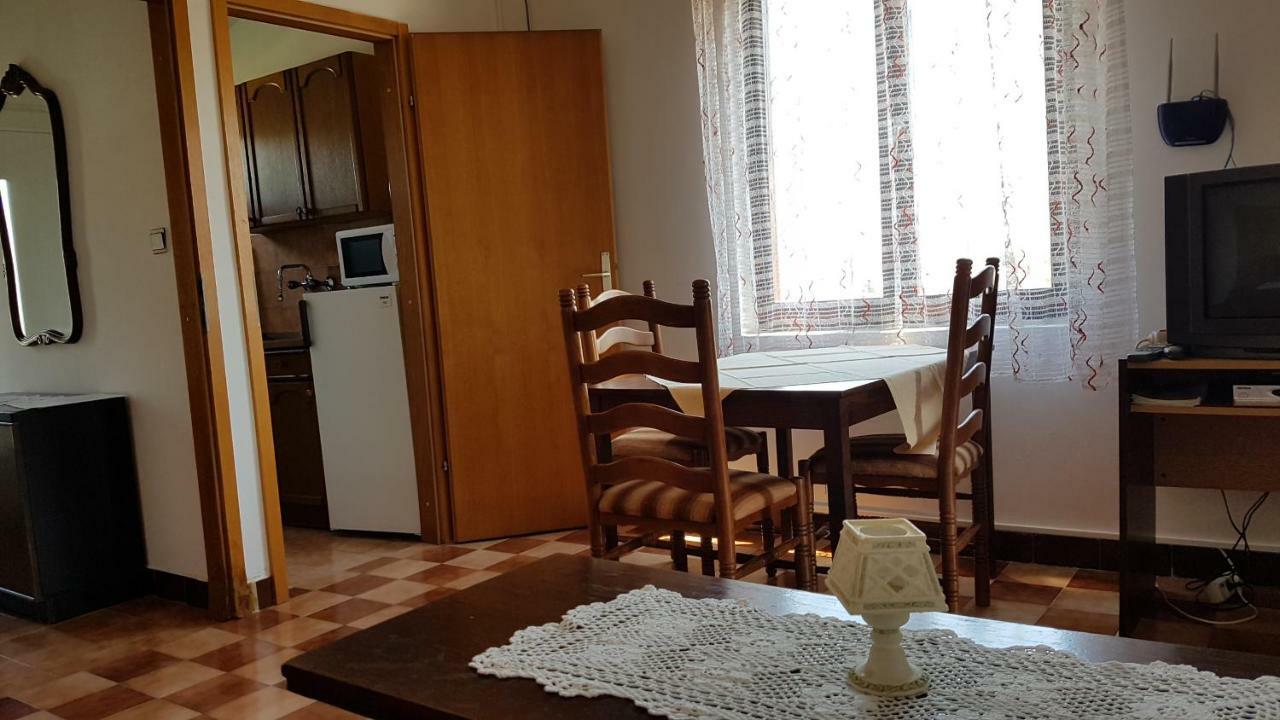 Carevi Dvori Apartment Jezera