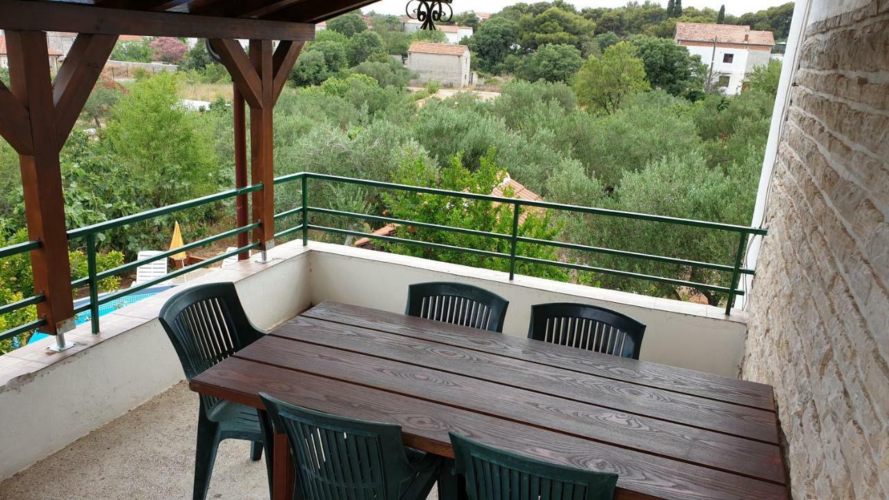 Carevi Dvori